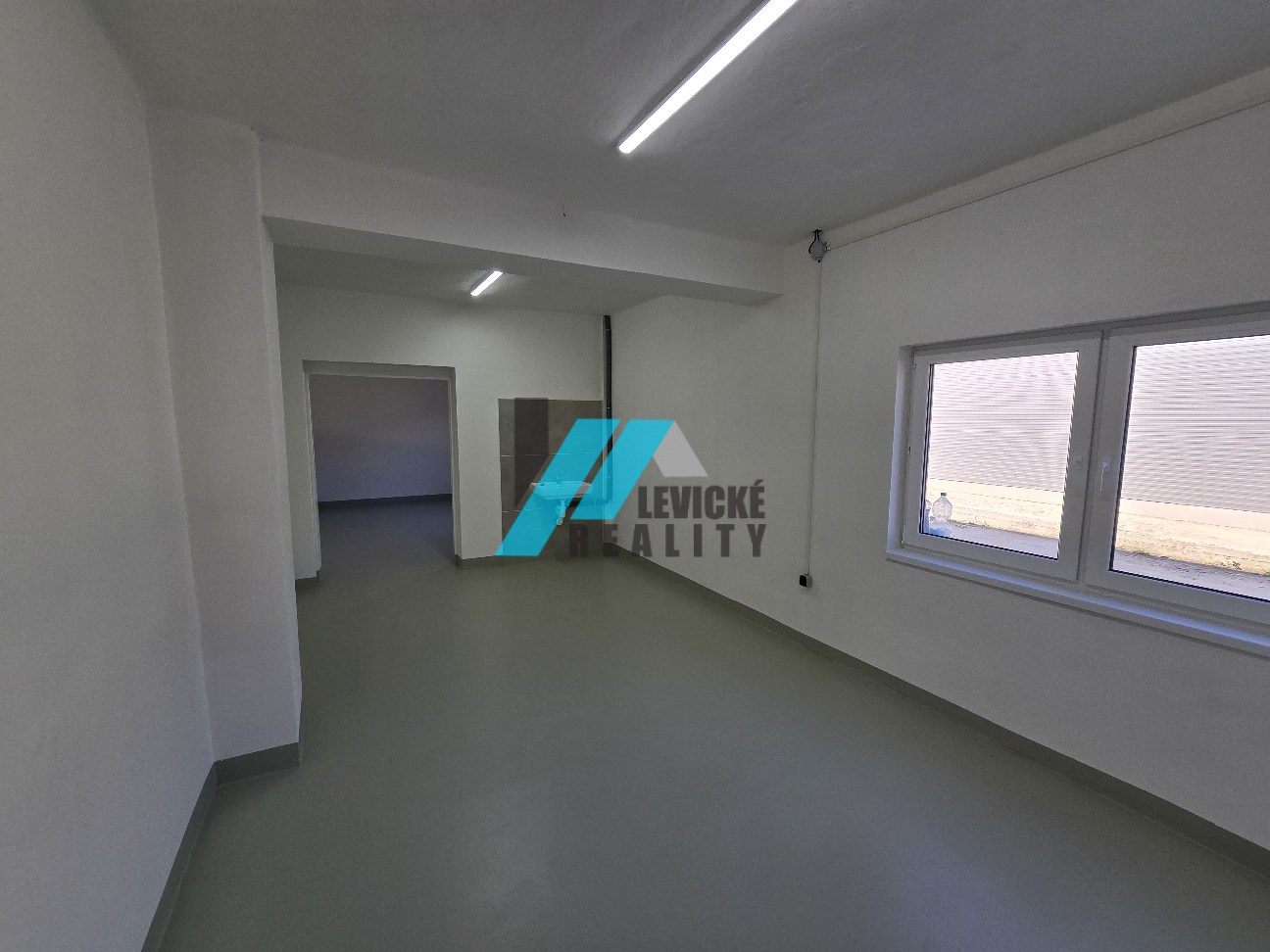 Ponúkam na prenájom priestranný priestor s výmerou 361m2.
